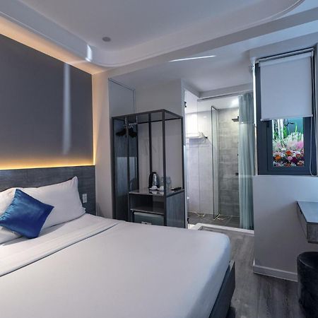 Ruby Saigon Hotel - Le Thanh Ton Хошимин Екстериор снимка