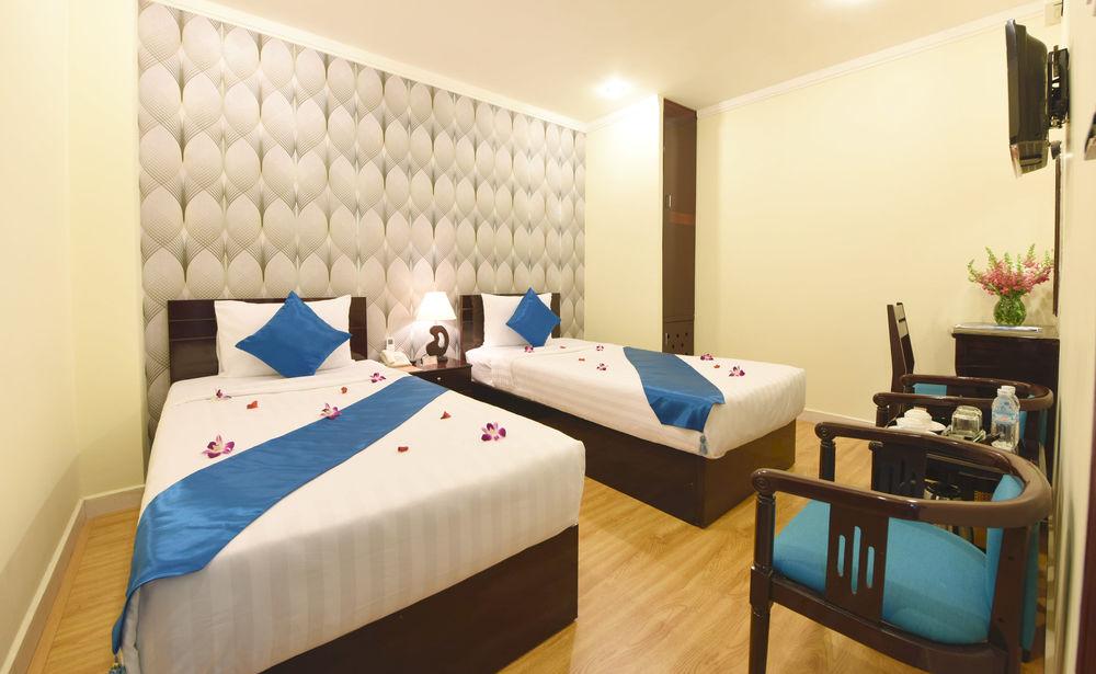 Ruby Saigon Hotel - Le Thanh Ton Хошимин Екстериор снимка