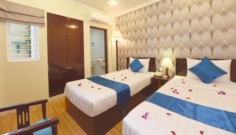 Ruby Saigon Hotel - Le Thanh Ton Хошимин Екстериор снимка