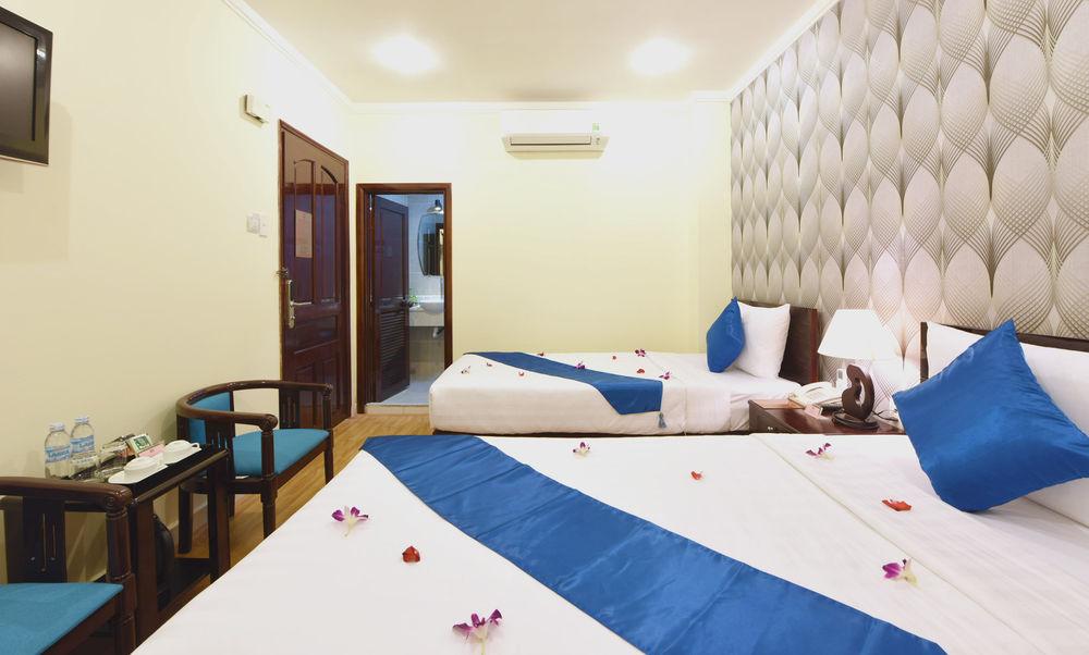Ruby Saigon Hotel - Le Thanh Ton Хошимин Екстериор снимка