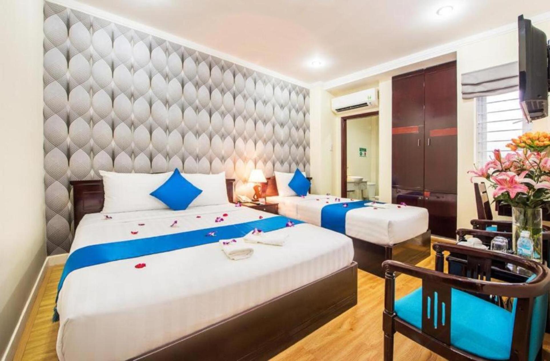 Ruby Saigon Hotel - Le Thanh Ton Хошимин Екстериор снимка