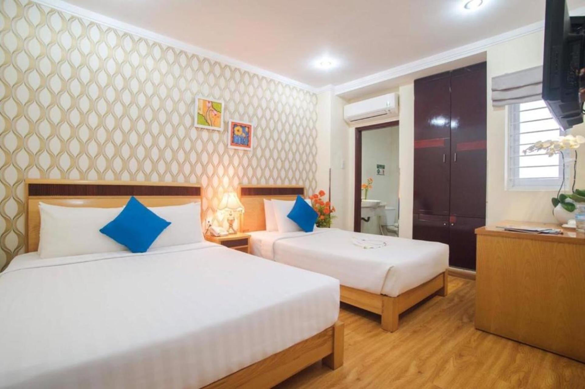 Ruby Saigon Hotel - Le Thanh Ton Хошимин Екстериор снимка
