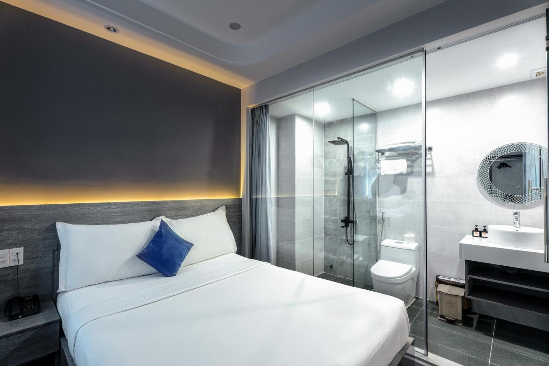 Ruby Saigon Hotel - Le Thanh Ton Хошимин Екстериор снимка