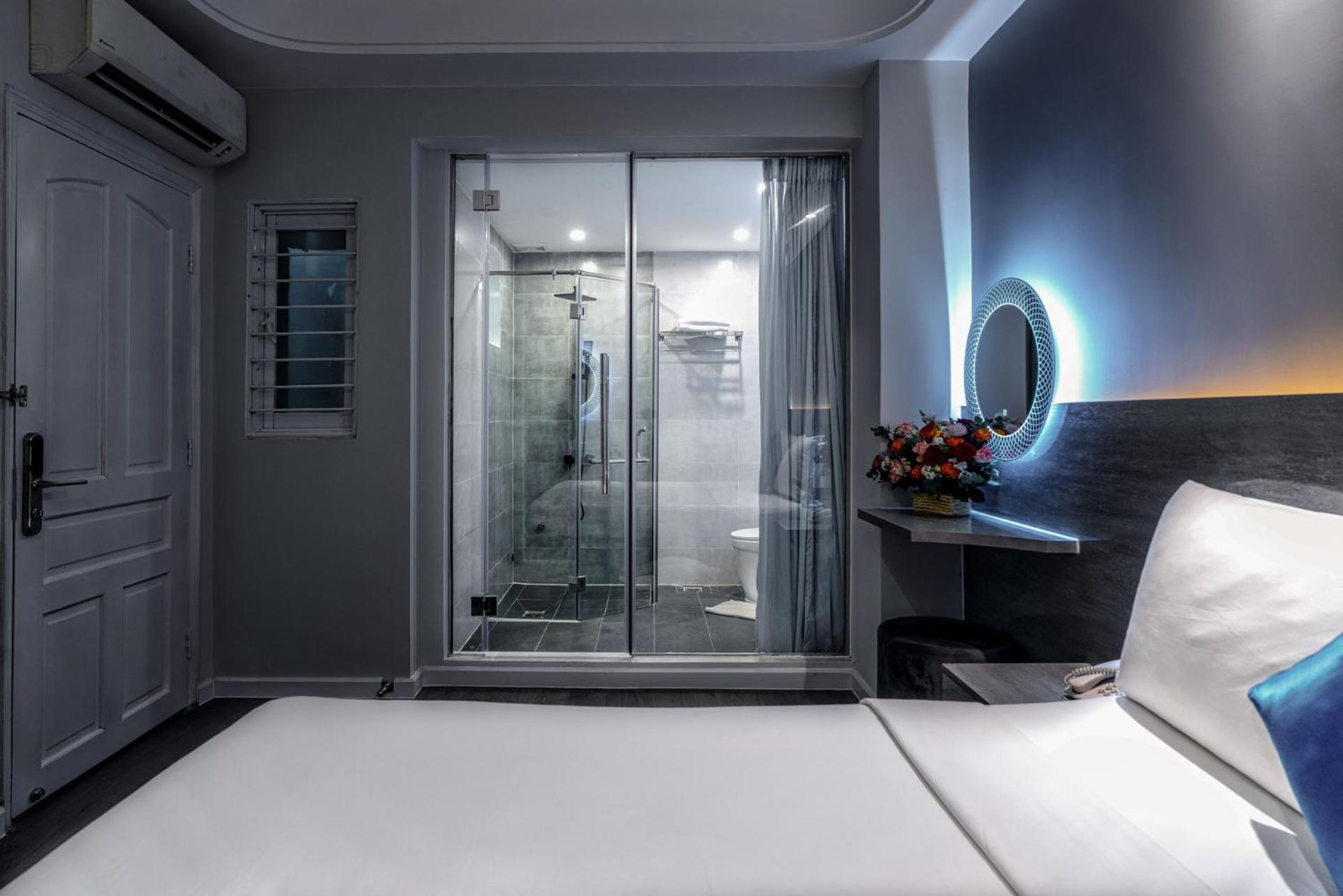 Ruby Saigon Hotel - Le Thanh Ton Хошимин Екстериор снимка