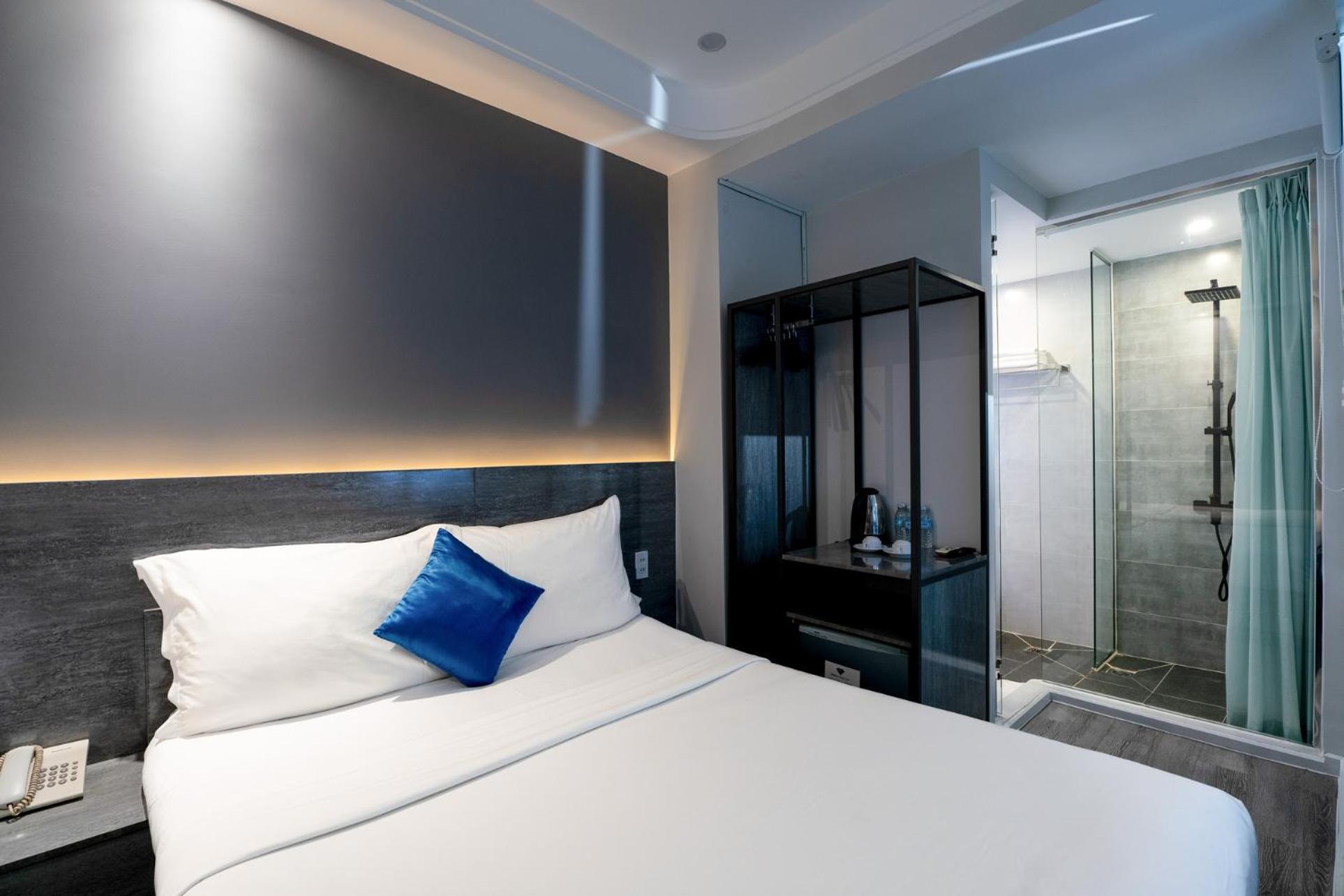 Ruby Saigon Hotel - Le Thanh Ton Хошимин Екстериор снимка