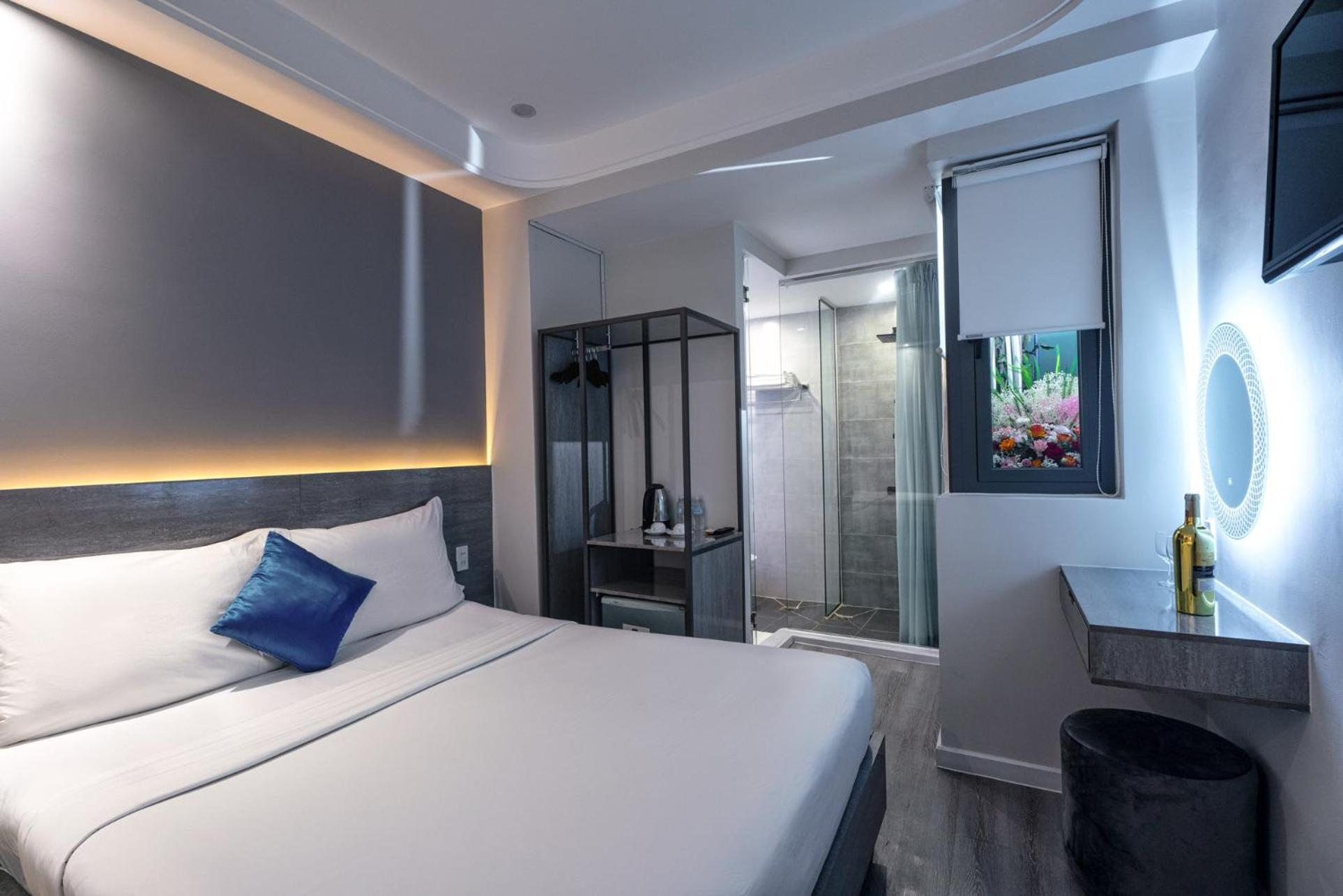 Ruby Saigon Hotel - Le Thanh Ton Хошимин Екстериор снимка