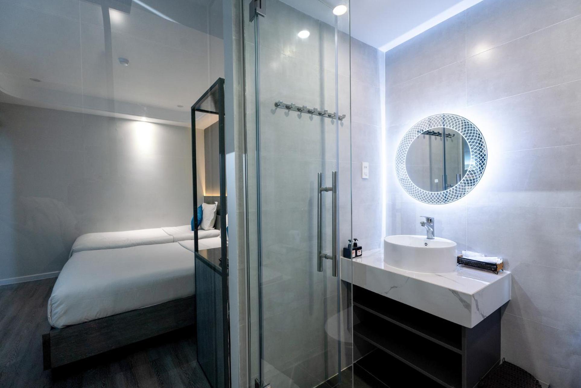 Ruby Saigon Hotel - Le Thanh Ton Хошимин Екстериор снимка