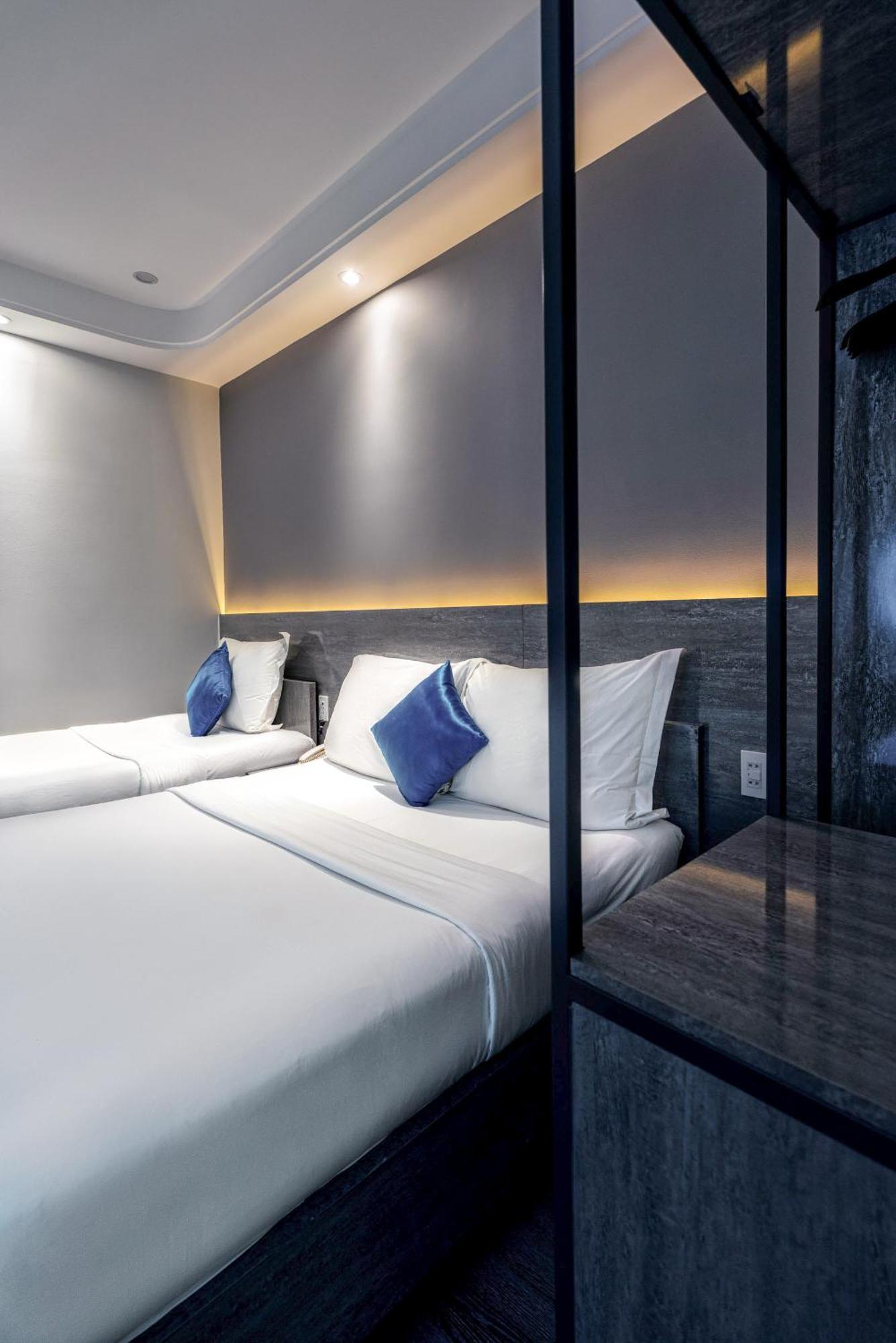 Ruby Saigon Hotel - Le Thanh Ton Хошимин Екстериор снимка