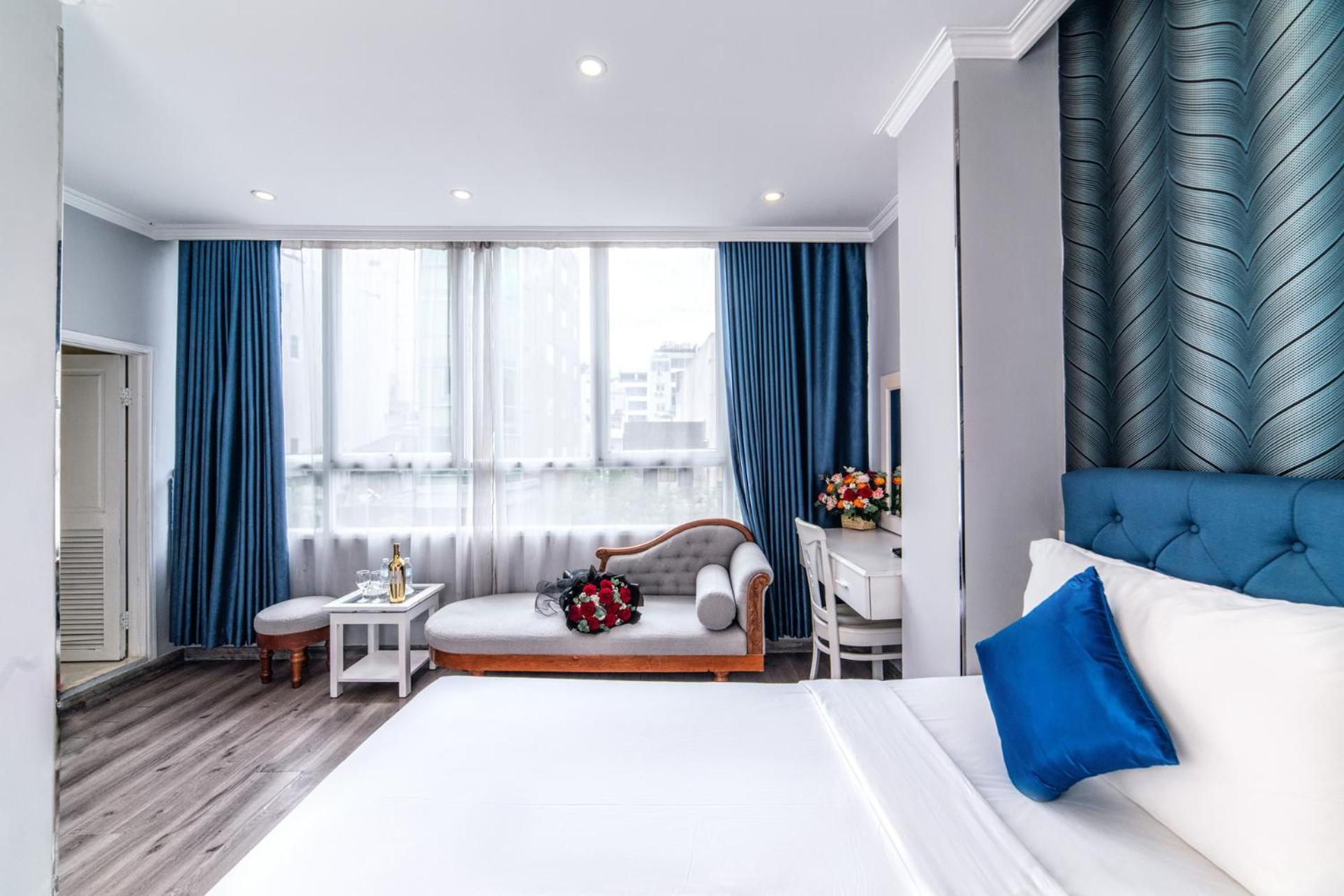 Ruby Saigon Hotel - Le Thanh Ton Хошимин Екстериор снимка