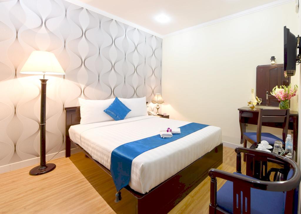 Ruby Saigon Hotel - Le Thanh Ton Хошимин Екстериор снимка