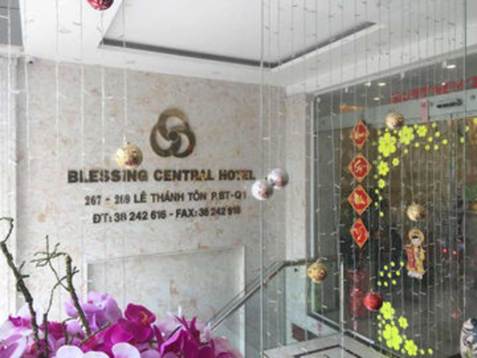 Ruby Saigon Hotel - Le Thanh Ton Хошимин Екстериор снимка