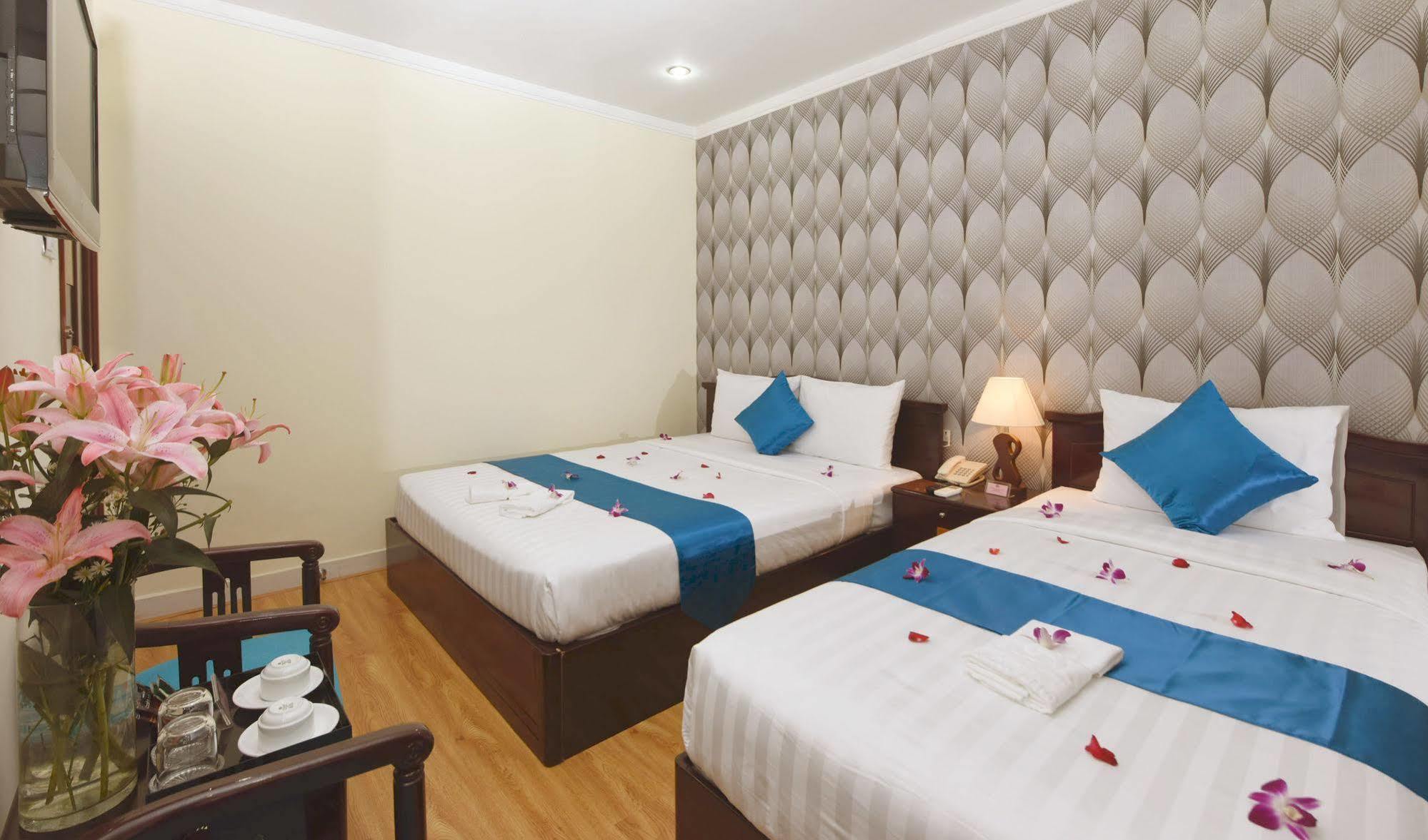 Ruby Saigon Hotel - Le Thanh Ton Хошимин Екстериор снимка