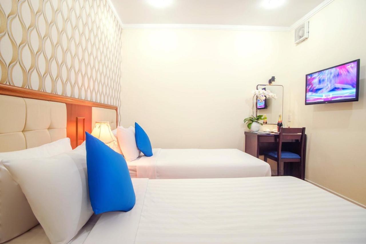 Ruby Saigon Hotel - Le Thanh Ton Хошимин Екстериор снимка