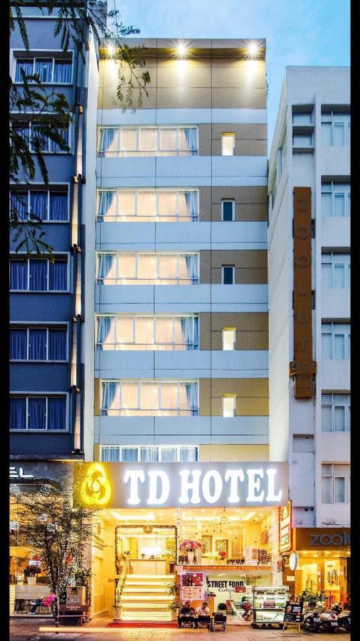 Ruby Saigon Hotel - Le Thanh Ton Хошимин Екстериор снимка