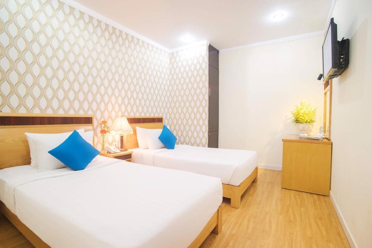 Ruby Saigon Hotel - Le Thanh Ton Хошимин Екстериор снимка